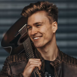 Nico Grund | Pop-Rock Singersongwriter🎸