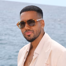 Romeo Santos - Topic