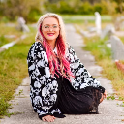 Lauren the Mortician