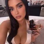 Kylie Jenner News 🇽🇰