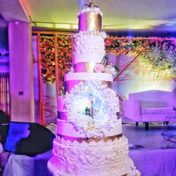 Kamso's I sell cakes and Smallchops in Owerri.