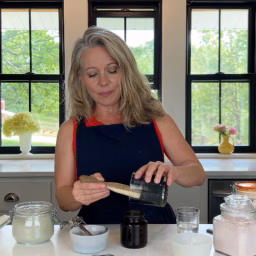 The Farmhouse Mom