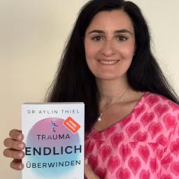 Dr. Aylin Thiel