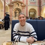 Helen • Teacher • Traveller