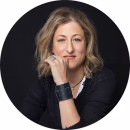 Laura Coe