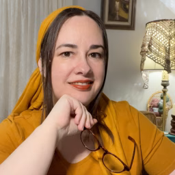 Shannon Talks Yarn