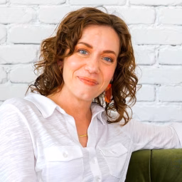 Alyson Lupo: real life+curly girl