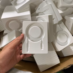 Vacuum thermoforming