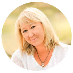 Andrea Schmucker - Spirituelle Energiearbeit