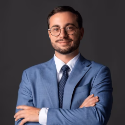 Emanuele Esposito | Invest