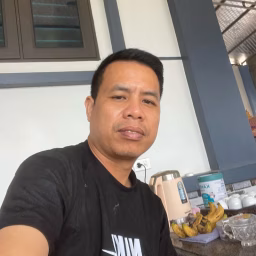 Khanh nuôi lợn @