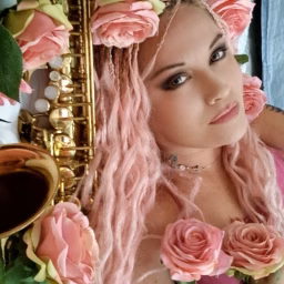 DENORA - Singer & Saxophonist