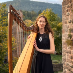 Nadia Birkenstock - Celtic Harp and Song