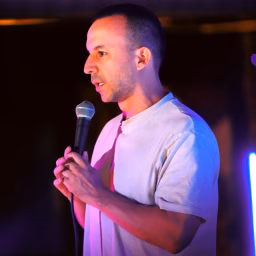 Pedro Daniel González Stand Up