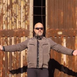 Pietro Asara Knives & Urbex