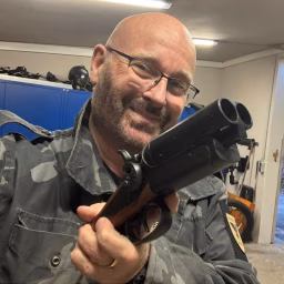 Jörg Sprave Waffensachverständiger