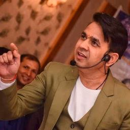Dheeraj Chouhan: DCtheGUIDE