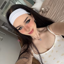 Lara Rose B