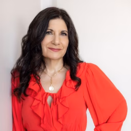 Debbie Solaris