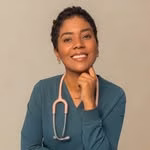 Dra. Stephanie Oviedo  • Medicina Funcional •