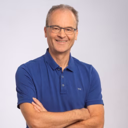 Dr. Toni Schuhegger - Bewegt und entspannt.