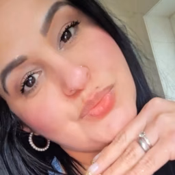 Claudinha Negreiros 🥰