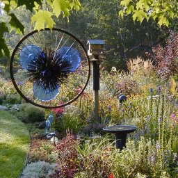 LARK'S GARDENS