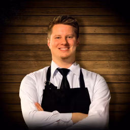 Wade (BLACK TIE BARN)